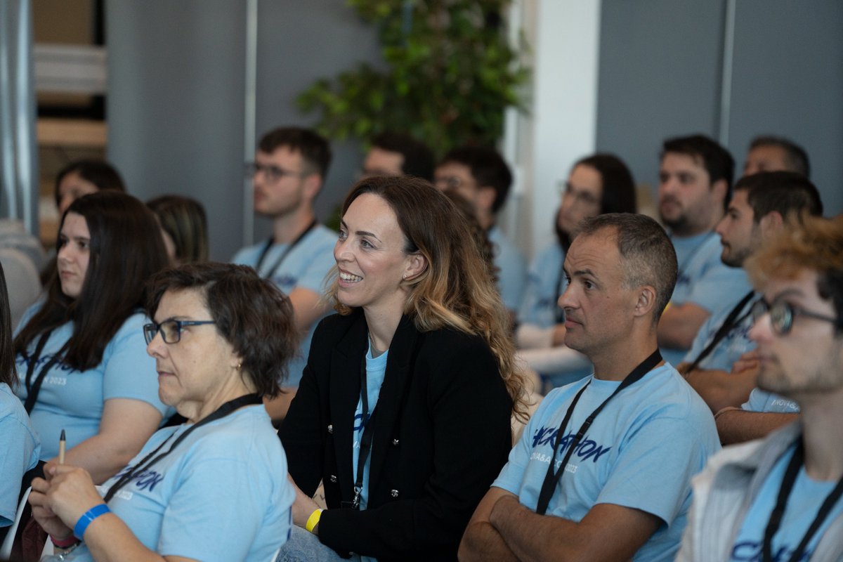 innovayaccion's tweet photo. 🔵 Ya hemos dado comienzo al #HackathonInnova2023 

👋 Más de 70 participantes, 7 empresas retadoras y  24 horas de innovación por delante. 🔥 💻 ¡Empezamos!

👉 Organizaciones retadoras: #Amcor @Bouquet_es #Cermer @itene #panamarbakery @Aj_Torrent @Vestas https://t.co/LvJHHNOo3L