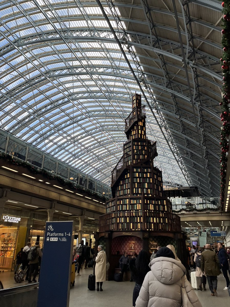 LibTil's tweet image. Fab day in London courtesy of my excellent colleagues @jsecker and @ces43 #LoveForLibraries #LoveForTeaching