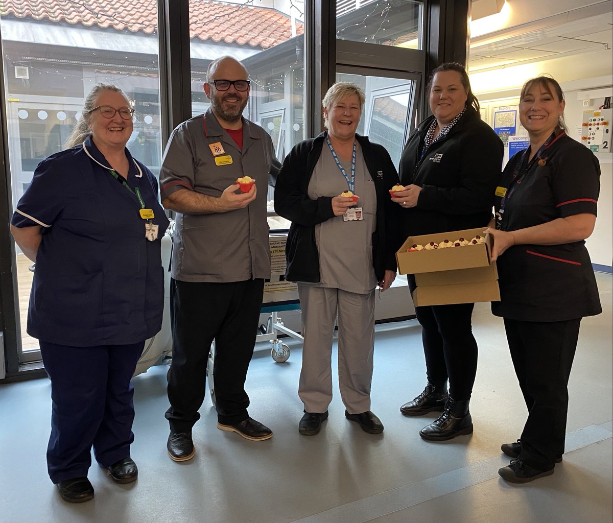 BristolNHSFT's tweet photo. To mark #MaternitySupportWorkersDay our Women & Children's Health division handed out cakes to our MSWs across our maternity services with Chief Nursing Officer @sphams #MSWCelebrationDay https://t.co/wgTH3ugGau