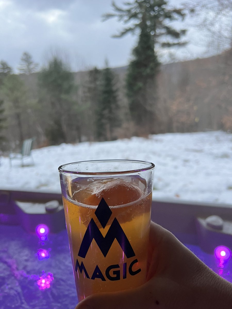 First  Aprés Beer & Hot Tub this season. Great day at Okemo, VT. YEEEWWWW!!!  #Vermont #MagicMountain #Okemo