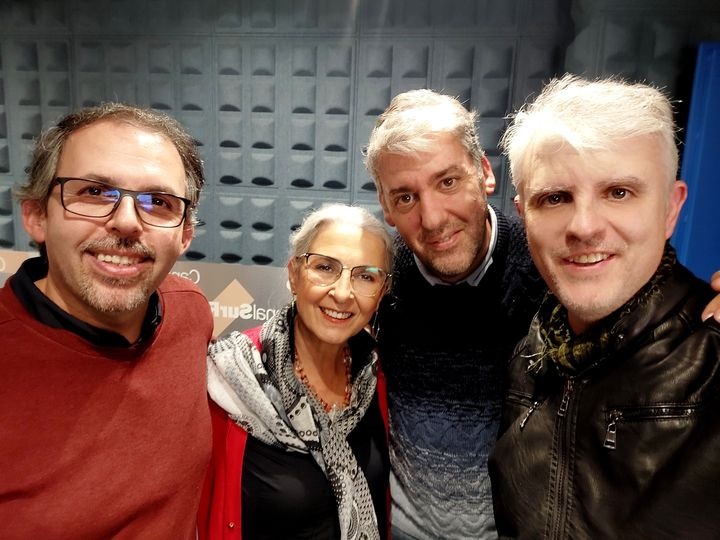 Buenas familia, Pilar Muriel, Jose Manuel García Bautista, Jesús García y David Flores, te muestran una galaxia como la Vía Láctea, dan los detalles del crimen del pastor en Adra, visitan la cueva Balancanché y descubren que se estuvo al borde de la extinción en la prehistoria