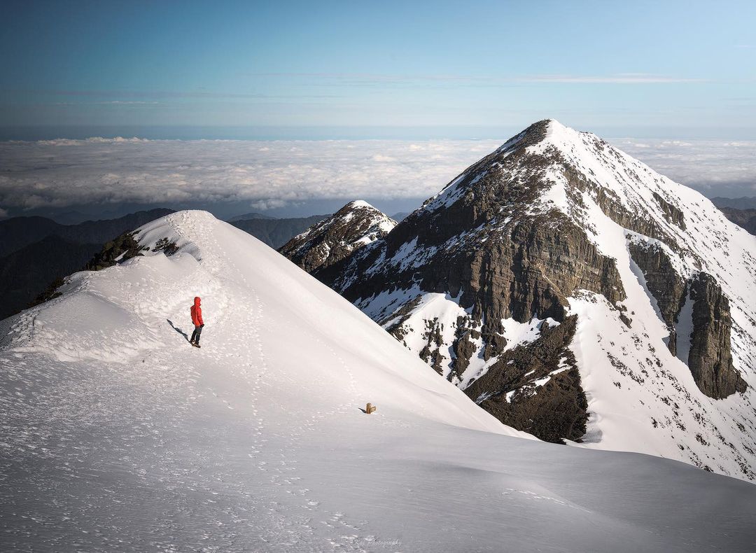 When the time is right and the breeze is not dry, go out for a walk and see different scenery.