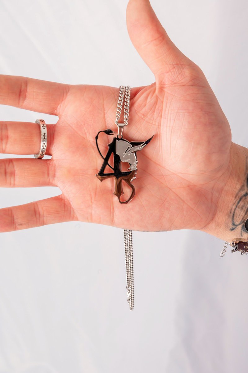 RareHollow's tweet photo. BLACK FRIDAY SALE! 50% off jewelry!

https://t.co/LubBqnLv0F https://t.co/nhfsHTFdjL