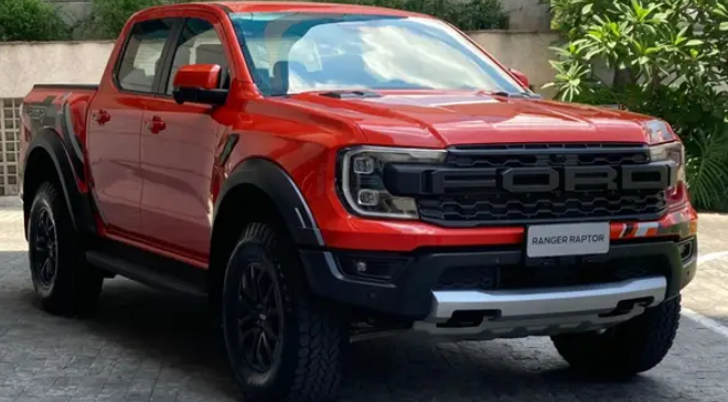 MobiautoBr's tweet photo. Ford Ranger Raptor chega a R$ 450.000 com pés no peito da Hilux GR-Sport
https://t.co/lB8aqv5jon https://t.co/bQdz3TzuAB