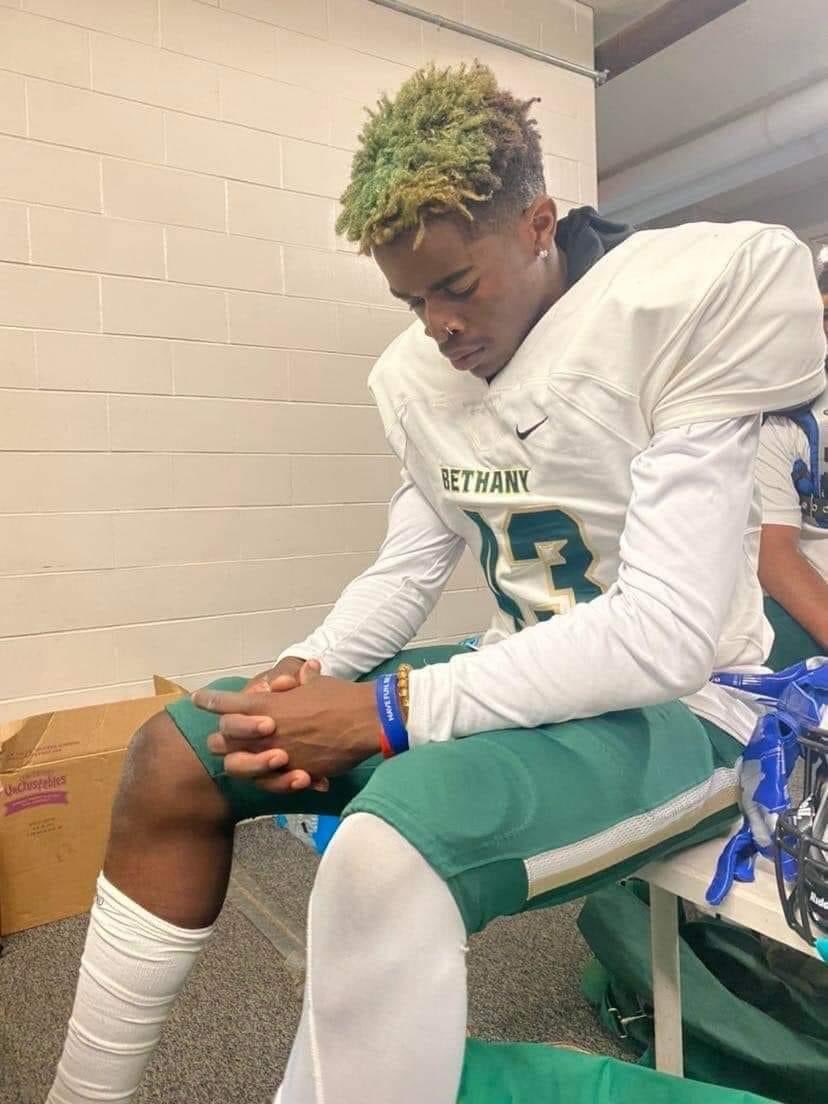 VanceRussell7's tweet photo. Rest in peace my brother, roommate, teammate, and close friend Ray 🖤🕊️‼️ love you family https://t.co/uPk7HfSGi4