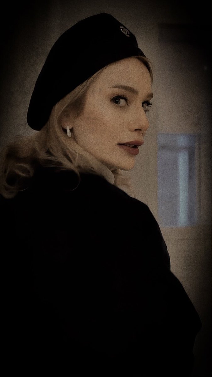 Şu kraliçeye bakın 👸🏻😭✨🫶🏻♥️ #cigdembatur <a href="/cigdembaturs/">cigdembatur</a> 🤍