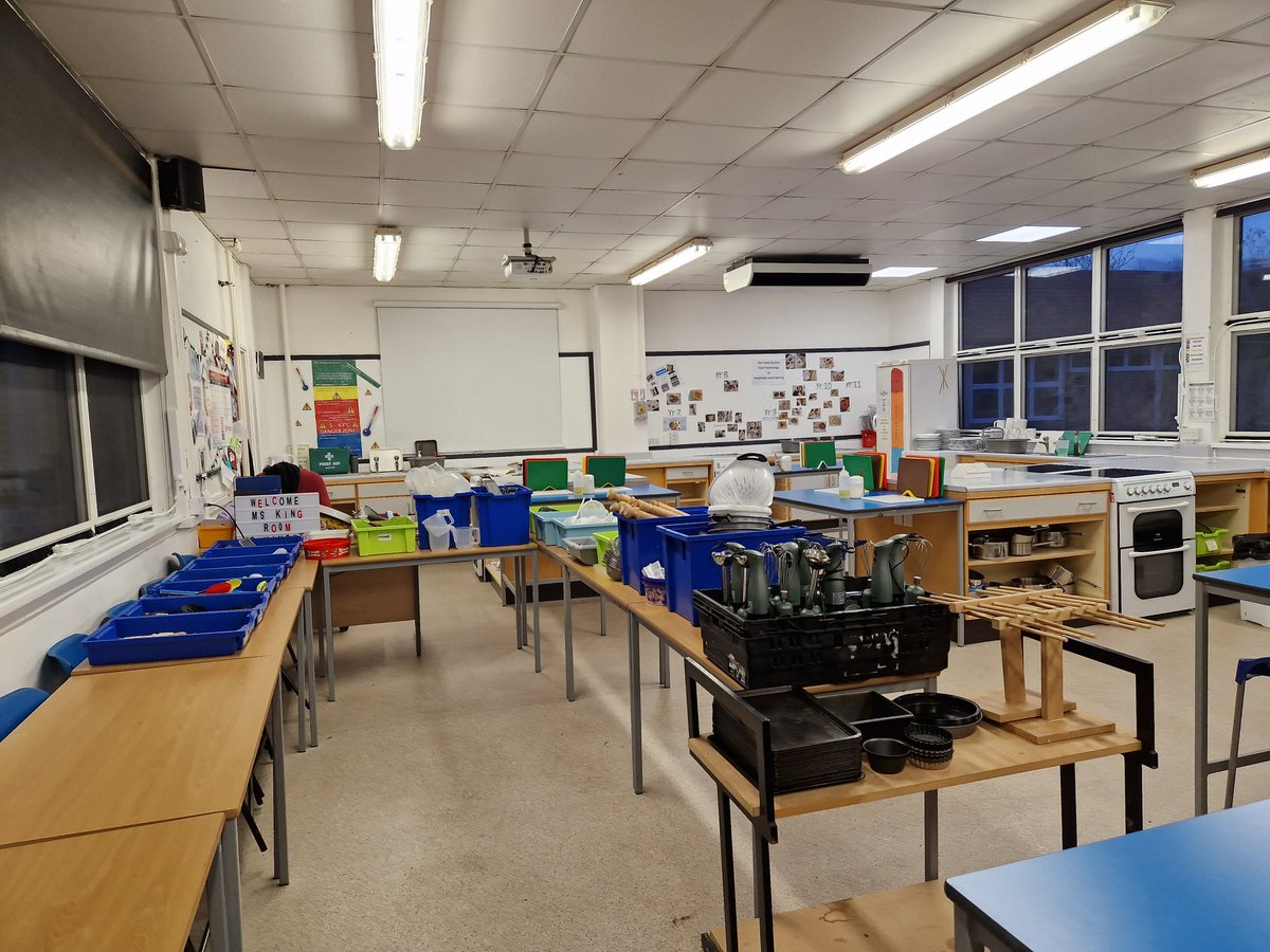 MsNKingWCSA's tweet image. Room all set up for next week food exams #ready #letssmashit #futurechefs