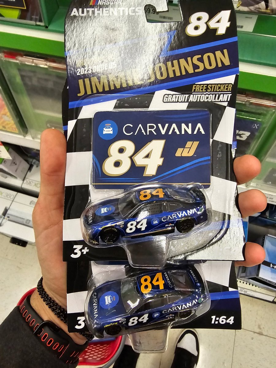 OriginalBigBry's tweet photo. Your boy just scored big at another Target today. I found not one but two liquid color chase pieces from Wave 5. It has been a while since I've seen one of these before. 😎 @Lionel_Racing #nascar
#nascardiecast 
#nascarauthentics https://t.co/6fEJ8WYxAQ