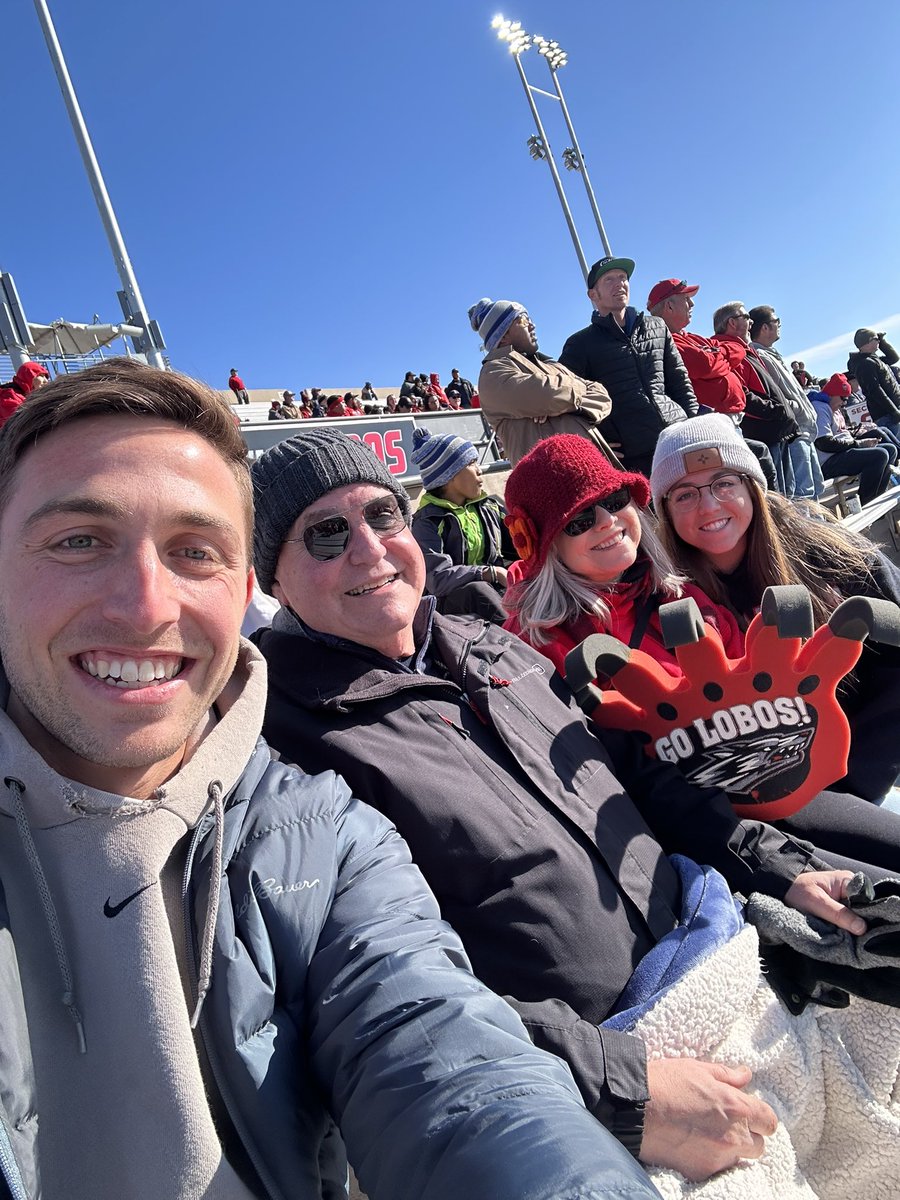 nasanoah's tweet photo. #GoLobos Family outing! https://t.co/4UODvGBInY