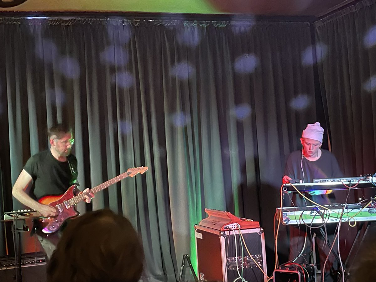 davelliott4's tweet image. Eyes opened to @Mattersband @Grassiman at Boundaries Festival along with music conversation with Twitter acquaintance @timdredge1 Great stuff😃