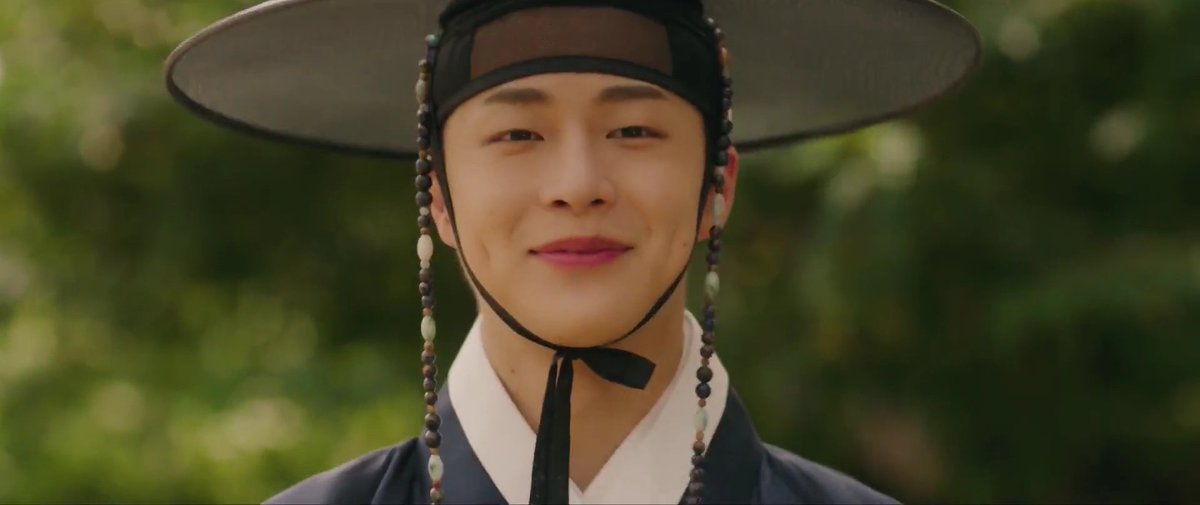 kdrama_menfess's tweet photo. •kdm• ⚠️ The Story of Park’s Marriage Contract 

Pelan-pelan Kang Tae Ha 
senyumnya kayak gula jawa manis banget 😍🫶😂
https://t.co/mMdgnoh63M