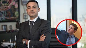 Funesta's tweet photo. Respuestas, Trivia 1: ¿Qué tanto sabes del morenista naranja, Samuel García? 

1.-Samuel Orlando García Villarreal, medio hermano mayor de Samuel García, y socio del despacho que fundó el padre de ambos, hizo aportaciones ilegales por $448,100 a su campaña para gobernador de NL. https://t.co/vBDXHCAX99