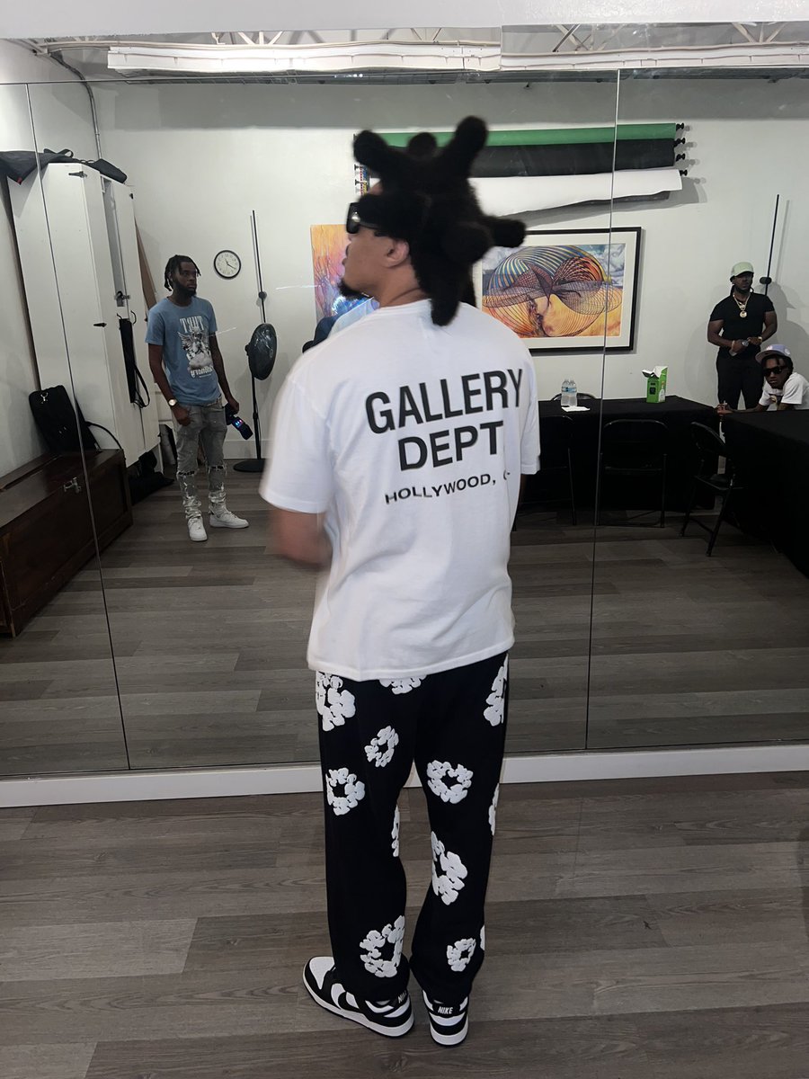 jayden1laster's tweet photo. Cominโ drippy on every scene๐ฐ if yo hoe see me bet she like it๐๐ฎโ๐จ
#LLGG๐
https://t.co/T0zh60SiPL