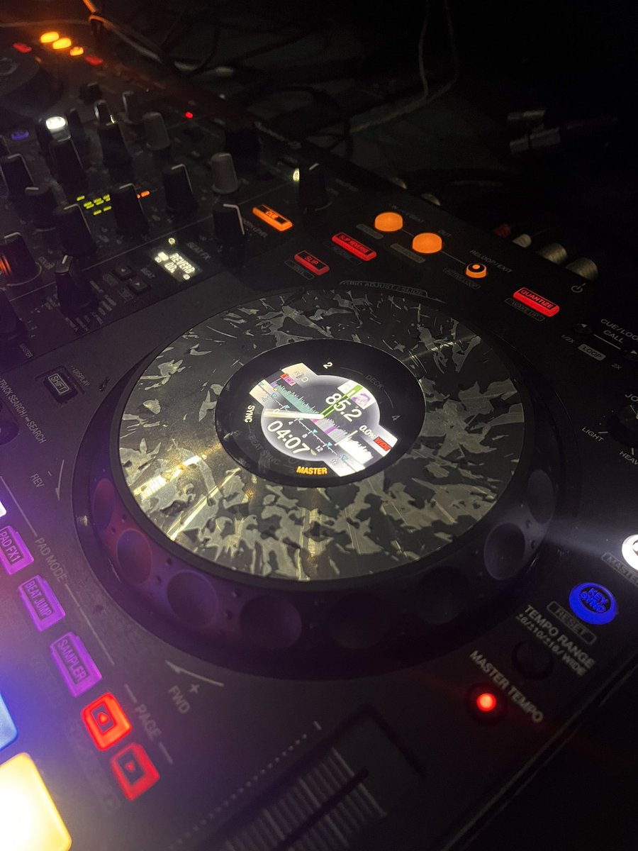 KarlVince's tweet photo. @PioneerDJglobal what’s this about ddj-800 https://t.co/j0gVJhX6lo