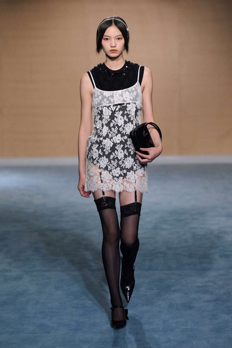 heslunars's tweet image. shushu/tong spring 2024