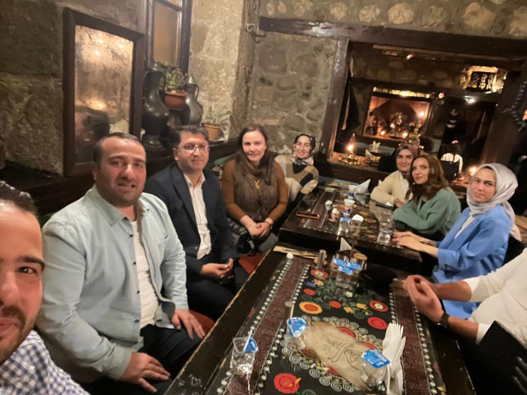 AziziyeFatih's tweet photo. Öğretmenler Günümüz kutlu olsun! 🌸

@Erzurum_Mem
@yakupyildiz024
@aziziyeilcemem
@ahmetenes2007
@FratAyd20848844 https://t.co/Z16j1AxbrZ
