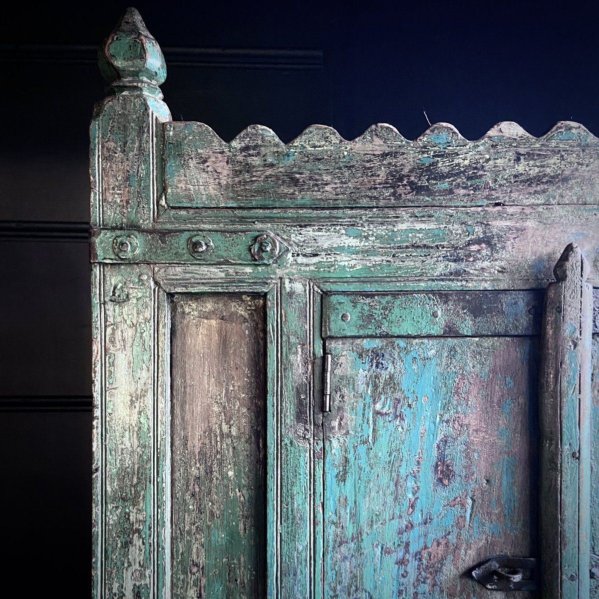 frog_vintage's tweet image. Drop into Vintage Frog this weekend for in store furniture exclusives. We’re loving the colours and textures on this new in store item. 

#vintagefrog #vintagefrogsurrey #texture #wood #antiques #furniture #antiquessurrey #eclecticinterior