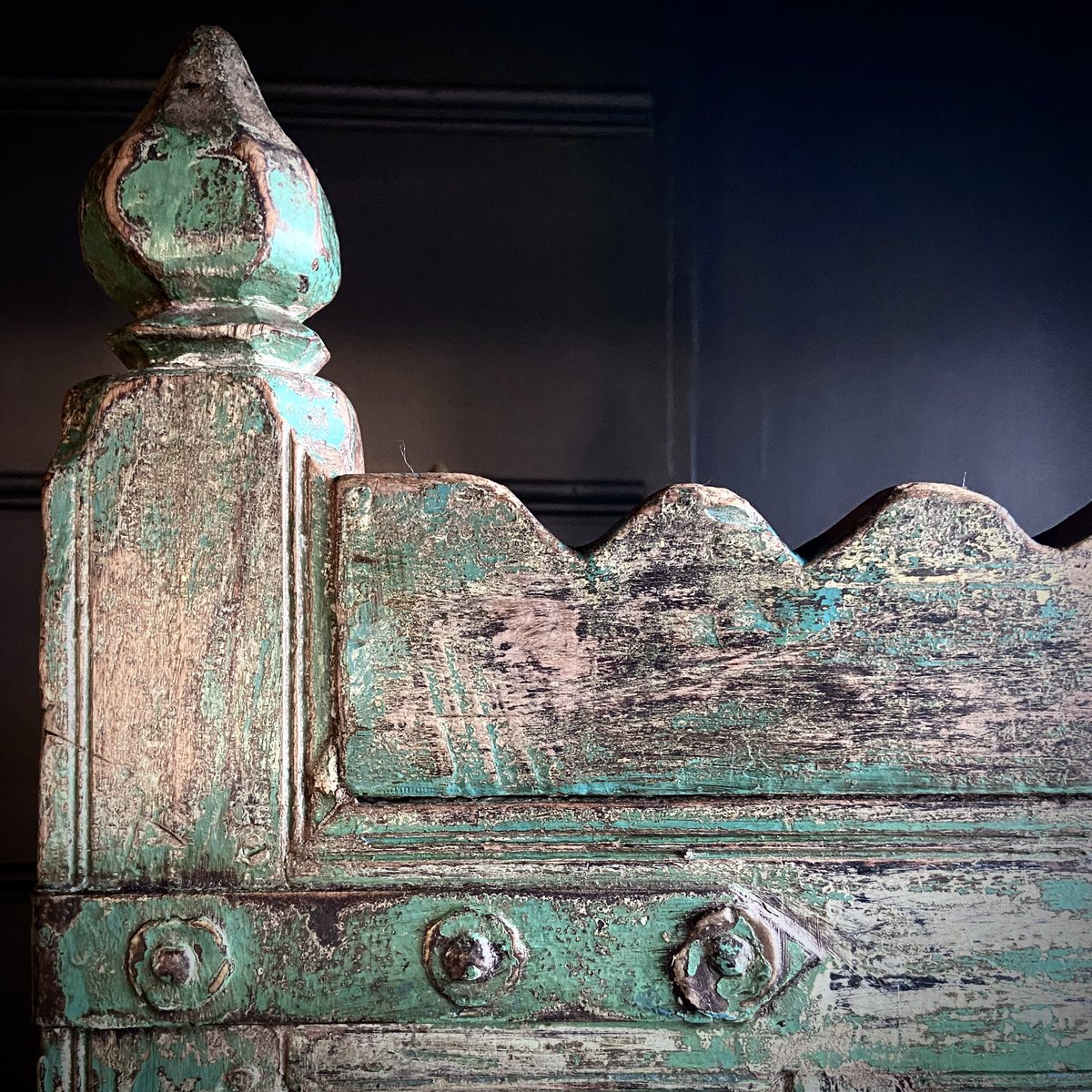 frog_vintage's tweet image. Drop into Vintage Frog this weekend for in store furniture exclusives. We’re loving the colours and textures on this new in store item. 

#vintagefrog #vintagefrogsurrey #texture #wood #antiques #furniture #antiquessurrey #eclecticinterior