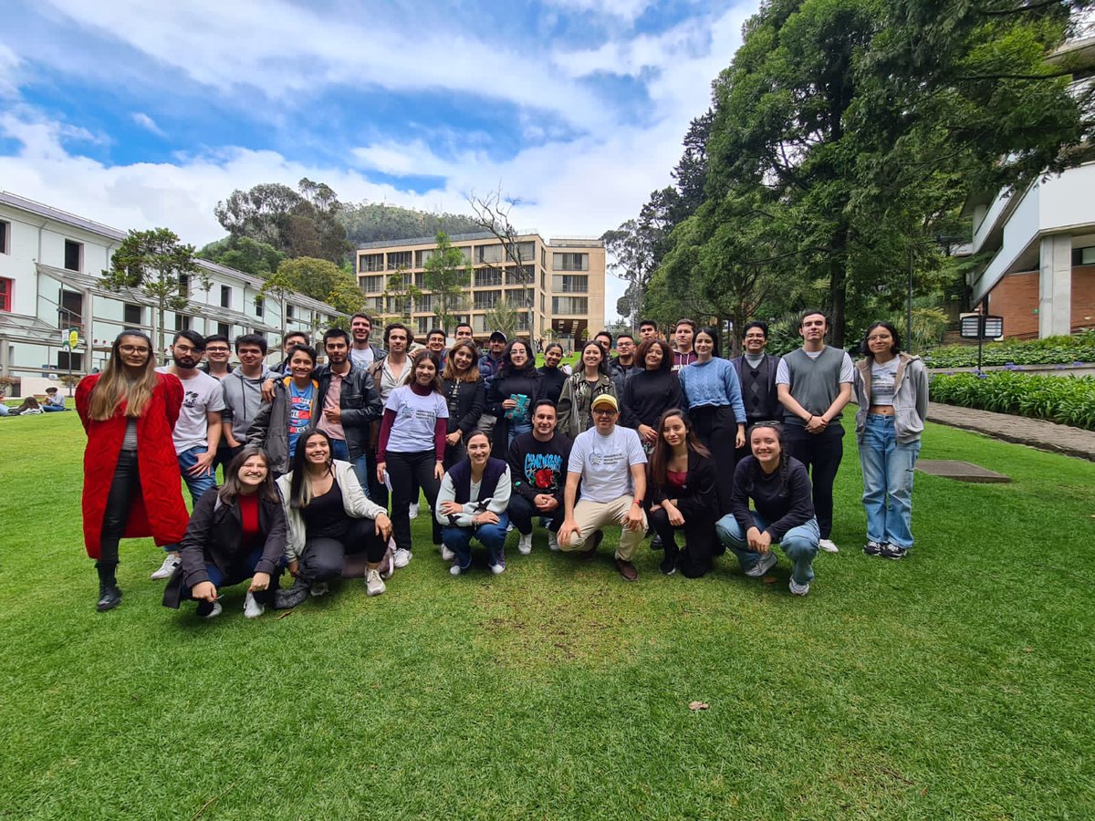 Juan David Gutiérrez (@juandgut) on Twitter photo Con <a href="/MarianaRozoP/">Mariana Rozo Paz</a> organizamos el primer encuentro presencial del (recién creado) semillero de investigación "Laboratorio de Política Pública y Tecnología" de <a href="/GobiernoUAndes/">Escuela de Gobierno de la Universidad de los Andes</a>. Fue entretenido y productivo: nos conocimos en persona, nos reímos y priorizamos 5 proyectos para el 2024 Con <a href="/MarianaRozoP/">Mariana Rozo Paz</a> organizamos el primer encuentro presencial del (recién creado) semillero de investigación "Laboratorio de Política Pública y Tecnología" de <a href="/GobiernoUAndes/">Escuela de Gobierno de la Universidad de los Andes</a>. Fue entretenido y productivo: nos conocimos en persona, nos reímos y priorizamos 5 proyectos para el 2024