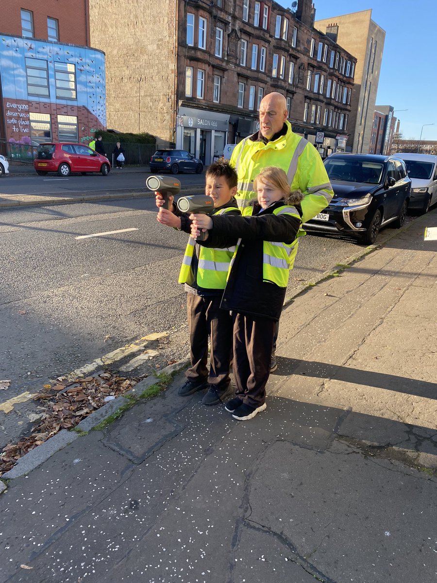 missokinloch's tweet photo. As part of Road Safety Awareness week, we took ourselves down to Ballater Street to measure the speed of drivers and consider the impact speeding can have! #twentyisplenty @StFrancis_PS 🚗🚸🚦⚠️ https://t.co/dfP1afGuGZ