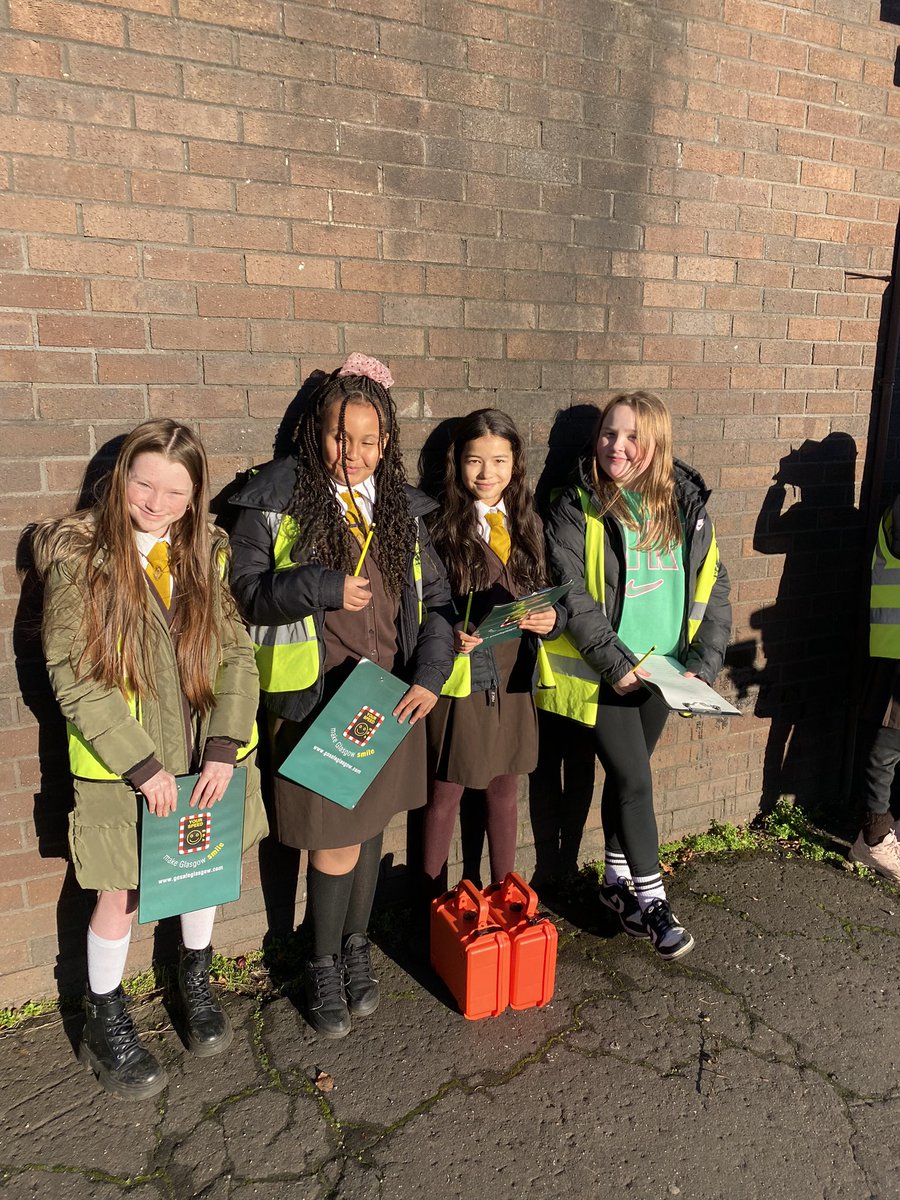missokinloch's tweet photo. As part of Road Safety Awareness week, we took ourselves down to Ballater Street to measure the speed of drivers and consider the impact speeding can have! #twentyisplenty @StFrancis_PS 🚗🚸🚦⚠️ https://t.co/dfP1afGuGZ