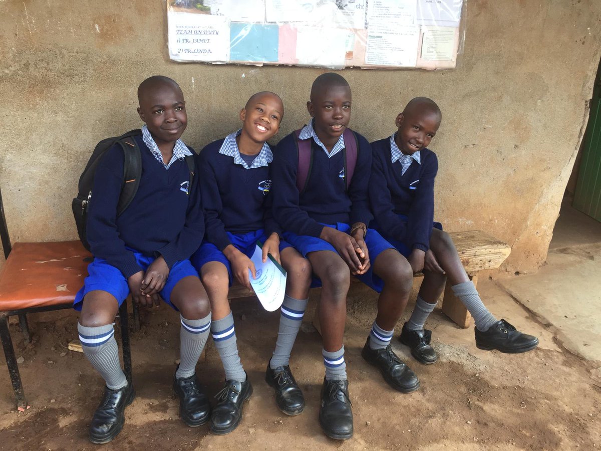 djbecosse's tweet image. @StrathallanSchl  Dalmas left school today completing KCSE Exams as Captain of School at Sunshine Secondary He took gifts of books for the children of his native Kibera Slum as he returned home He hopes to read Politics &amp;amp; International Relations at Uni #StrathCommunity 🇰🇪🏴󠁧󠁢󠁳󠁣󠁴󠁿🌟💛