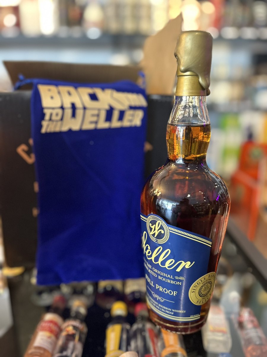 JB_TheLastDrop's tweet photo. Was able to grab this banger from #USLiquor. #BackToTheWeller #Weller #WellerFullProof #Bourbon #Whiskey #BuffaloTrace #BlackFridayPicks #FullProof #BackToTheFuture #TheLastDrop https://t.co/vgtSKIn6u9