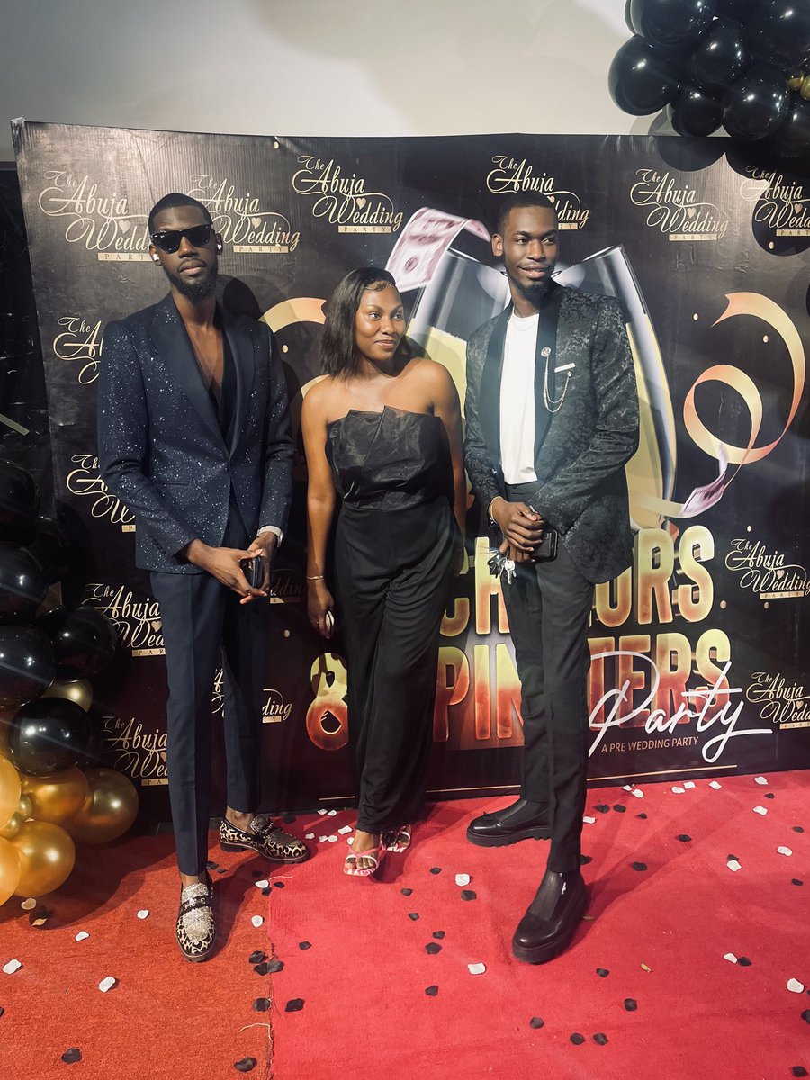 Ekitipikin's tweet photo. SPINSTERS &amp; BACHELORS PARTY @Dmayorgroove 

Omo mi @OTStee 🤭❤️🫶🏾🫶🏾

We don start ooooo

Shutdown tonight 🔥 🔥 

D MAYOR’S GROOVE 💯 https://t.co/Sjta5T5sAD