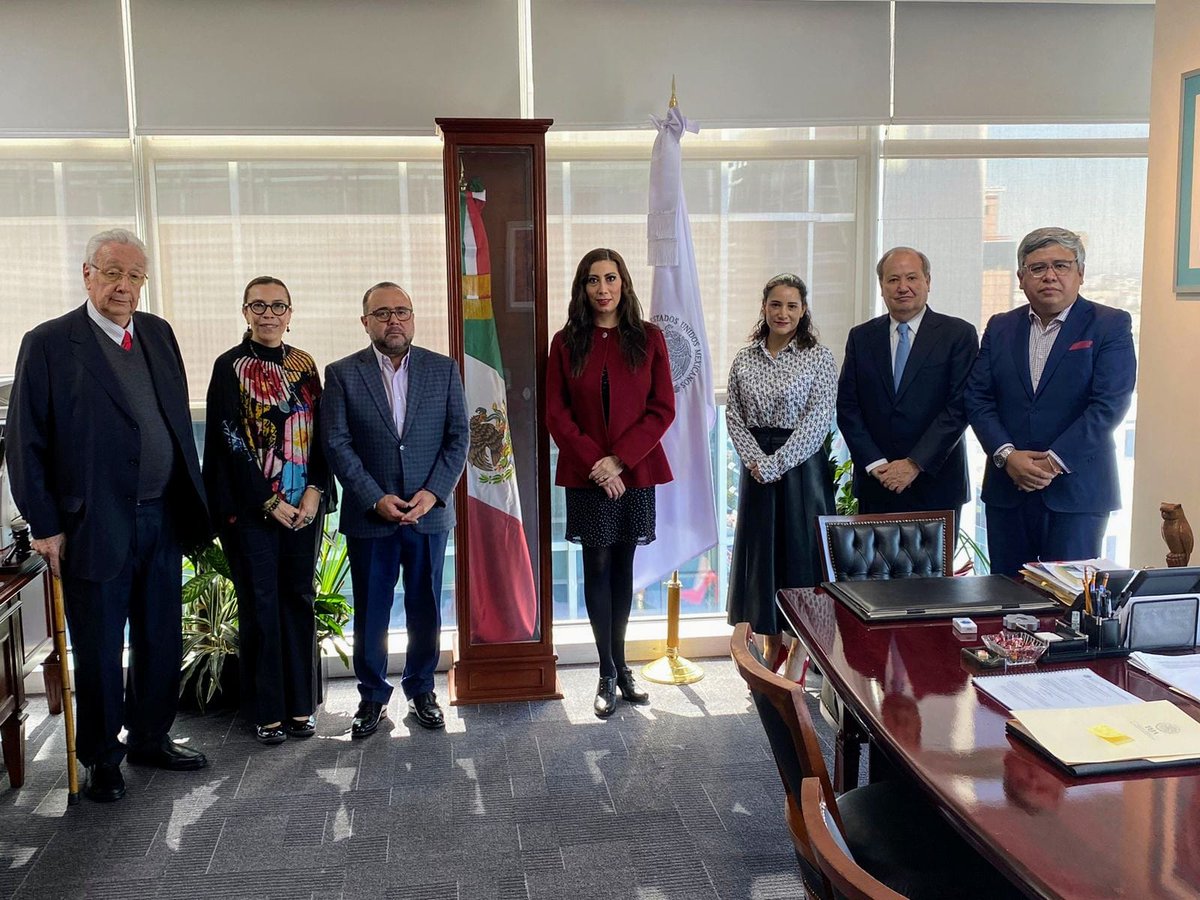 Hoy, la Dra. <a href="/GabrielaRiosGra/">Gabriela R</a> en compañía de la Lic. <a href="/Grace_Pompa/">Graciela Pompa</a>  el Mtro. #RubénAguirrePangburn, el Lic. #JoséMiguelErreguerena y el Mtro. <a href="/jlobatod/">Juvenal Lobato Díaz</a>  sostuvieron una reunión con el Mag. #GuillermoVallsEsponda y la Lic. #FátimaGonzález para crear una sinergia con el <a href="/TFJA/">thiago fernando</a>