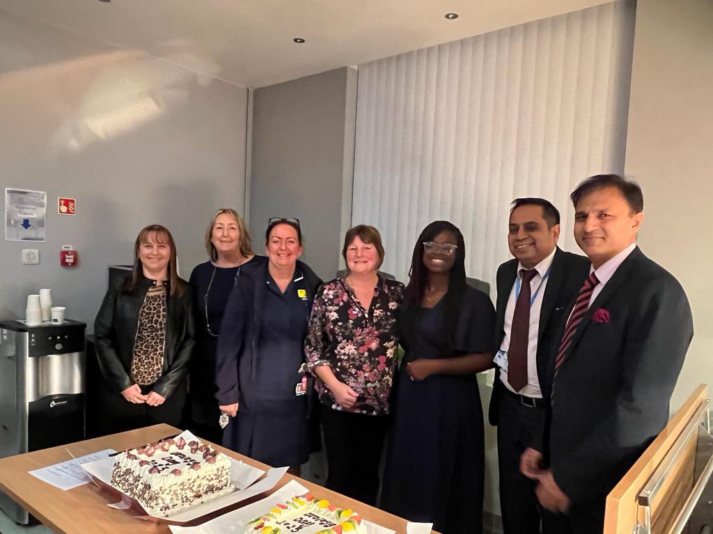 An excellent evening fill with joy and success Blackpool urology team celebraing and acknowledging together - management and health care professionals @BlackpoolHosp @appne_official @DOGANE_UK @BAUSurology @mzaslam77 @lithohlr Well done team 👏👏👏