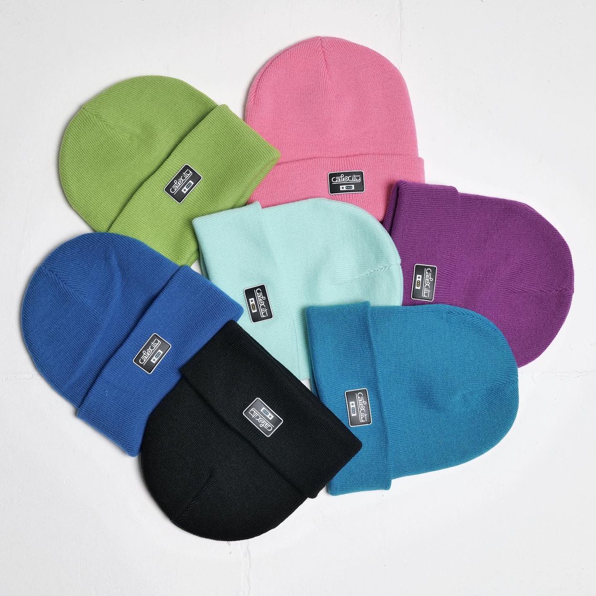 BranciKovac's tweet photo. Tohtoročné beanies #calexity sú v týchto farbách https://t.co/XL56VthB6l https://t.co/DVkq8BDOP3