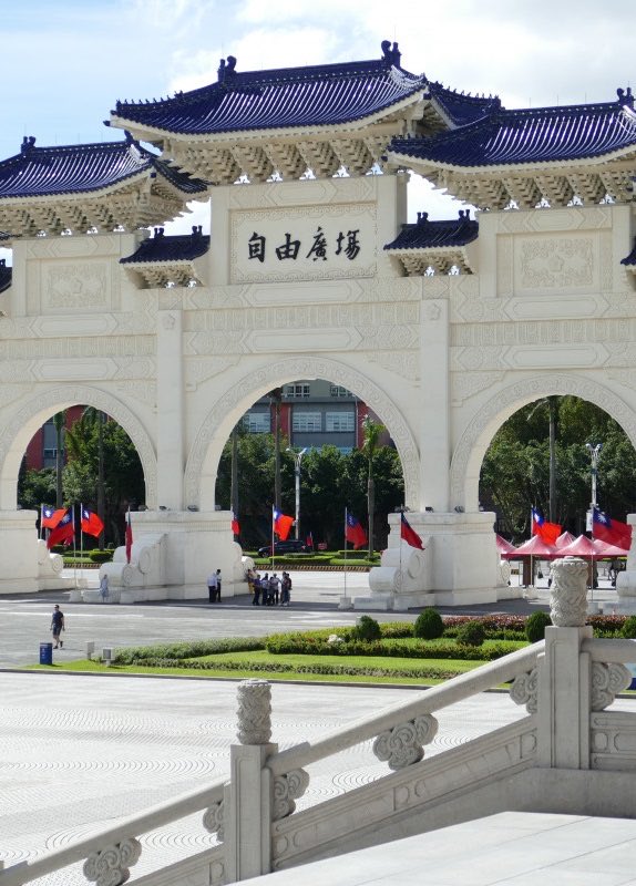 XFindbeauty's tweet image. #FreedomSquare #ChiangKaiShek #MemorialHall #Taipei #Taiwan ｜#台湾 #台北 #中正纪念堂 #自由广场 #中正广场 🇹🇼