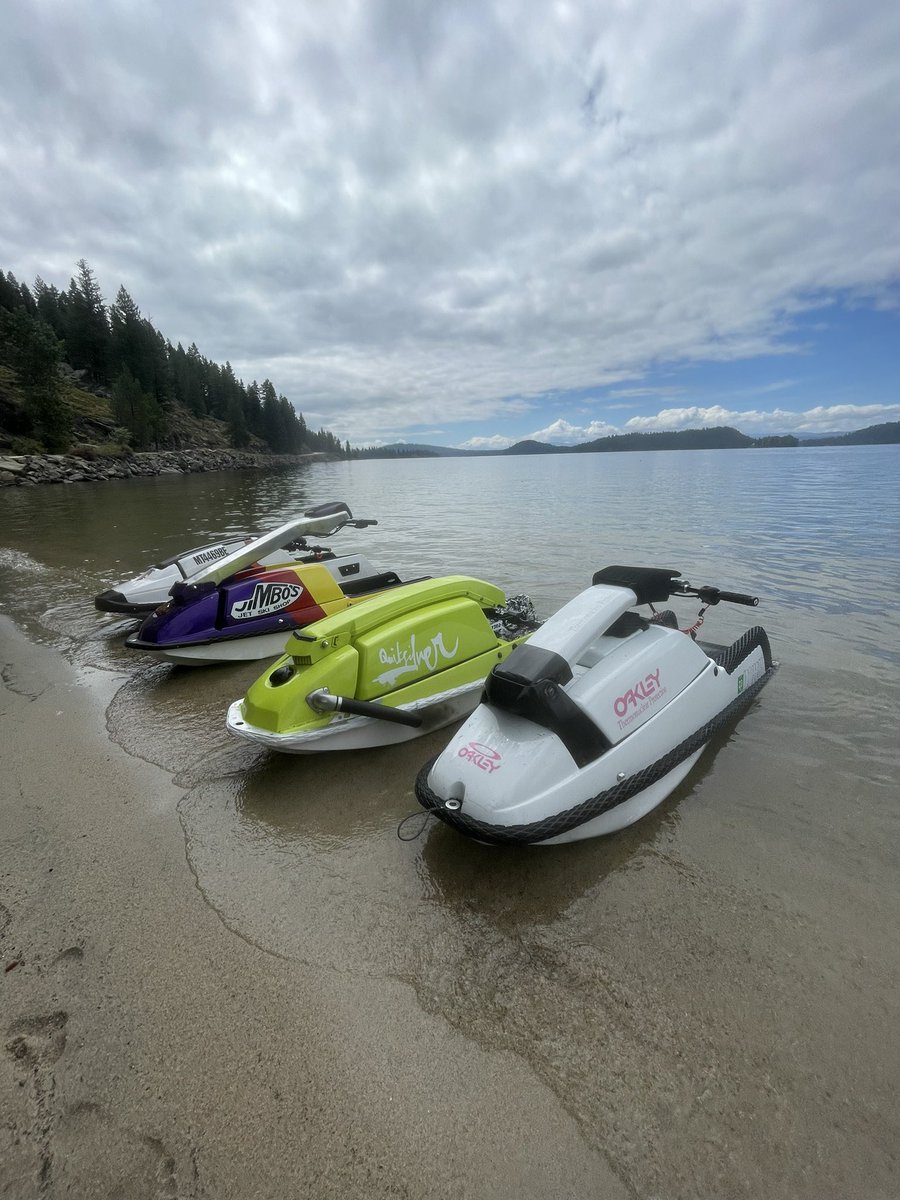 mcskibum's tweet photo. Slightly obsessed #superjet #standupjetski https://t.co/joHO2tkd1v