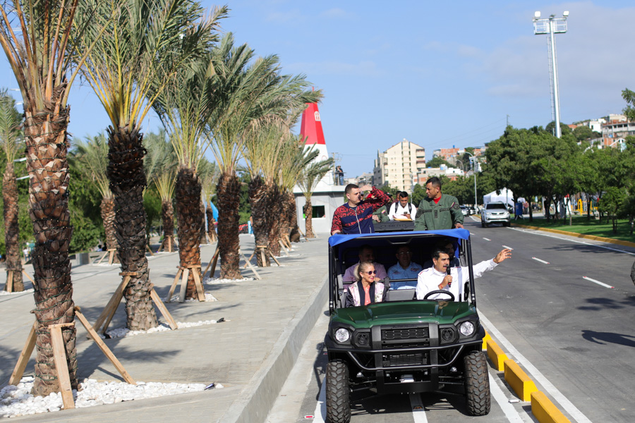 Prensa Presidencial (@presidencialven) on Twitter photo #DATO | 1.200 hombres y mujeres desarrollaron la obra en la entidad del litoral central, detalló el mandatario nacional <a href="/NicolasMaduro/">Nicolás Maduro</a>
📍Los trabajos, en los que se involucraron ocho Consejos Comunales, comprenden: Sistema subterráneo de servicios públicos: 11 sótanos #DATO | 1.200 hombres y mujeres desarrollaron la obra en la entidad del litoral central, detalló el mandatario nacional <a href="/NicolasMaduro/">Nicolás Maduro</a>
📍Los trabajos, en los que se involucraron ocho Consejos Comunales, comprenden: Sistema subterráneo de servicios públicos: 11 sótanos