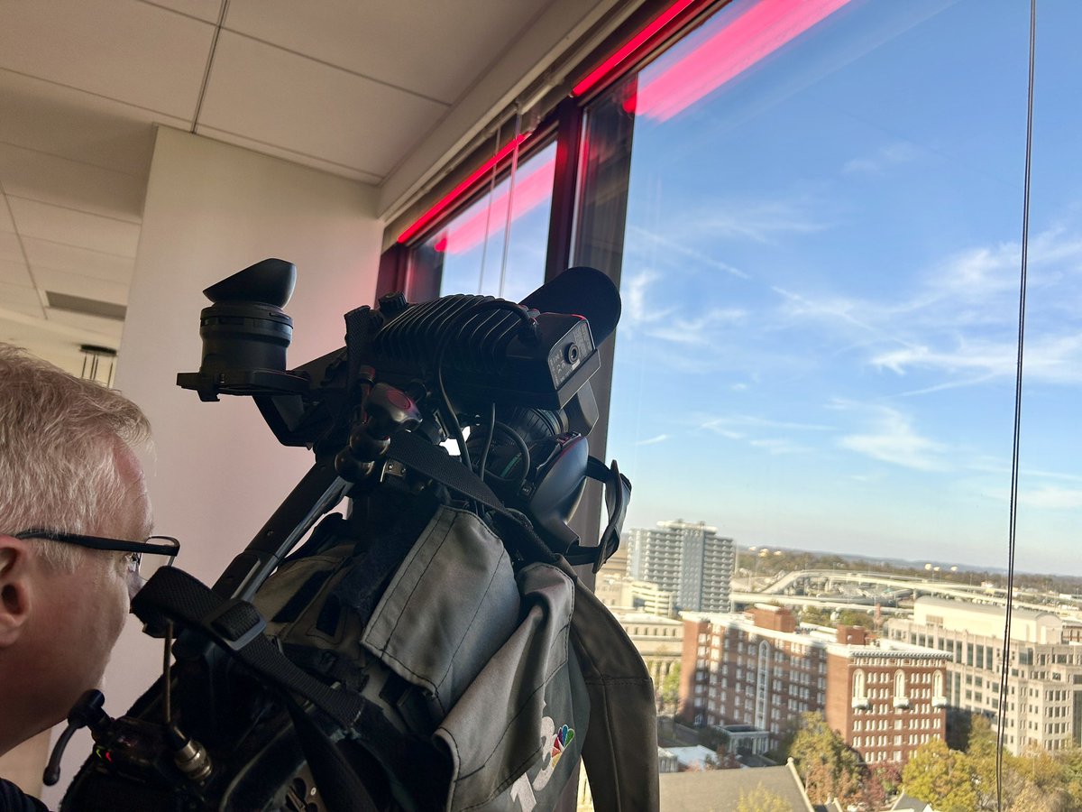 JeremyDavidKing's tweet photo. Thanks, @WVTM13, for coming to @RegionsBank HQ to see from the inside how we illuminate the building for the holidays.

The #Christmas trees, wreath and stocking return to the skyline this evening! https://t.co/Lvl5v2Lq5N