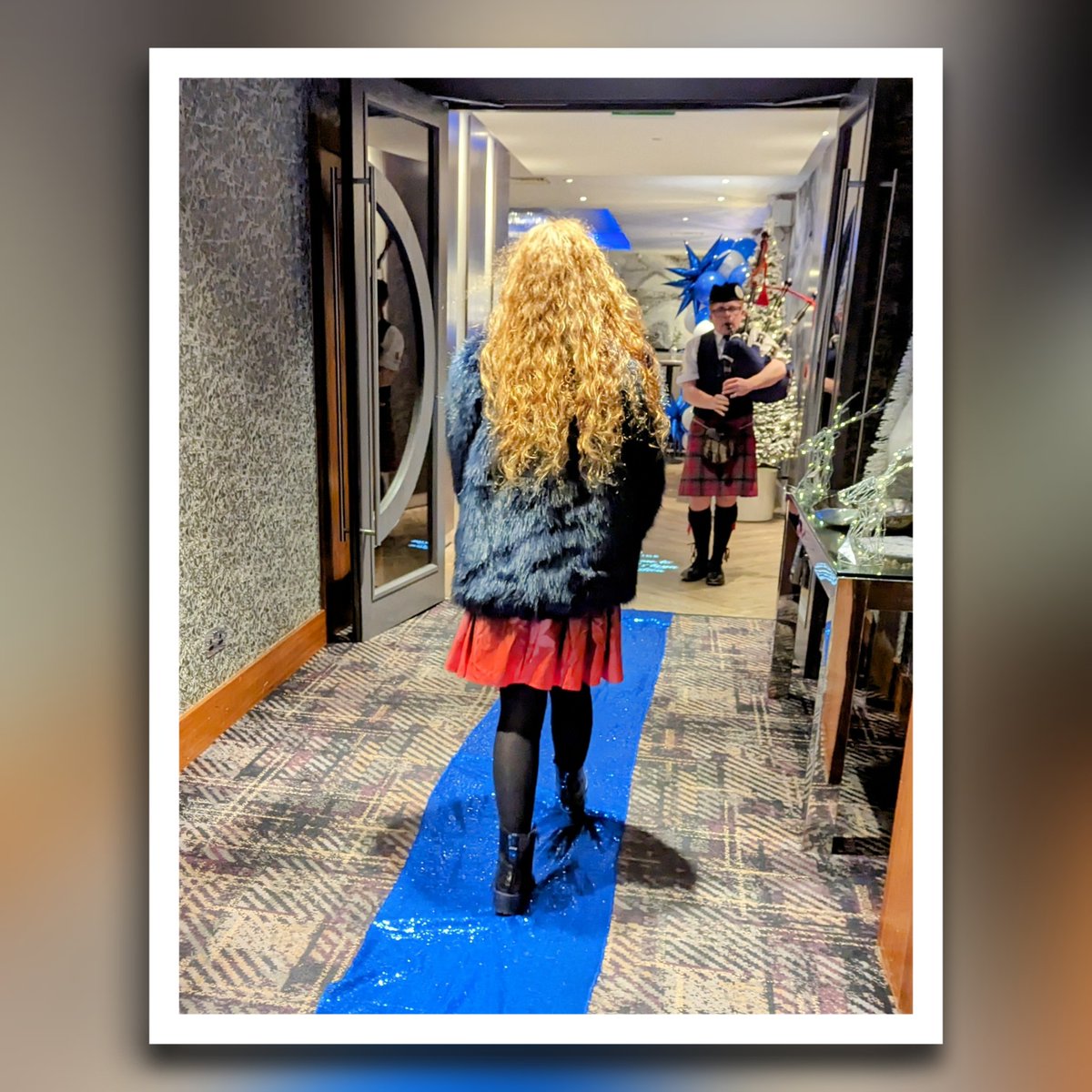 exercise_h's tweet photo. On the blue carpet (not red) for @LochlansLegacy celebration night at Lochside hotel

#volunteer 
#intergenerational #working 

@benshephard #Humblehero

@antanddec #saturdaynighttakeaway 
#placeontheplane #2023 #winner 

#PowerOfYouth 
#YouthSocialAction https://t.co/nFwSLYXzgZ