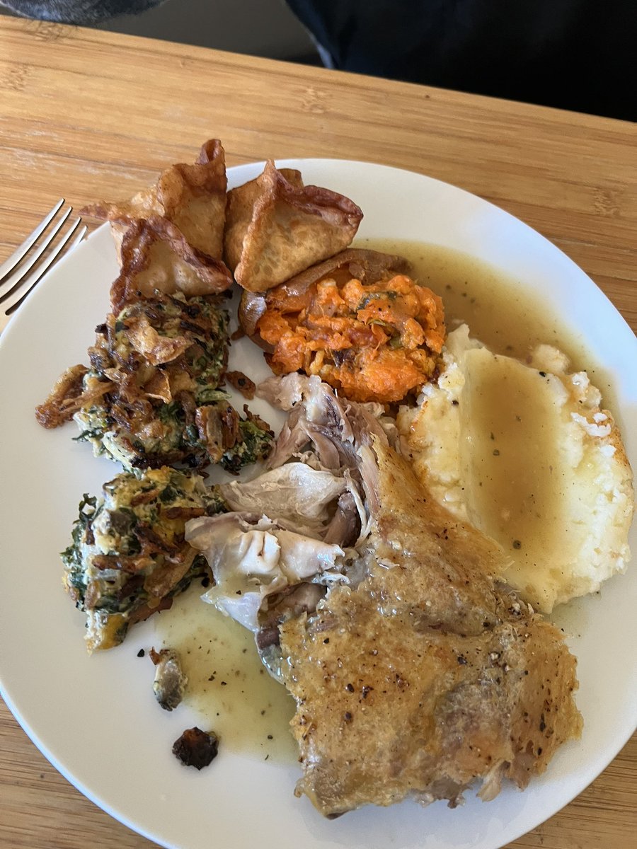 ItsAllisonYay's tweet photo. Very grateful for family who can cook this thanksgiving https://t.co/hy6XcNR3LB