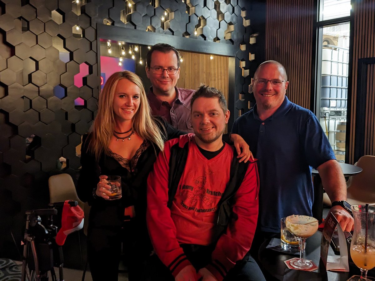 Johnny_jk's tweet image. Hanging with the people that have help light the last few years of my life happy 3rd anniversary @AaronImholte @April_Imholte and matt posner