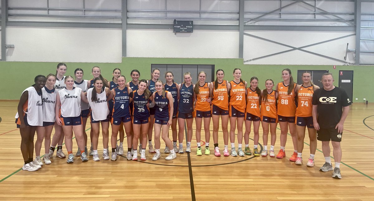 BACentreofExcel's tweet photo. Our COE Women’s head coach ⁦@Herbiehoops⁩ spent time working with the talented young ⁦@Basketball_Vic⁩ Country NPP/SDP group in Doreen today https://t.co/pf14eiFifE