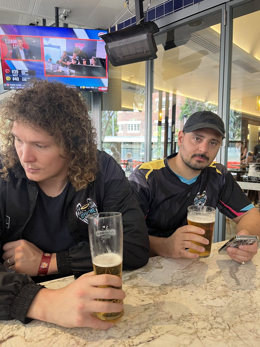🍻 Bevy breaks for the boys. Round 5 coming 🆙 

<a href="/jake_pkmn/">PKMN Master Jake</a> 1 and 3 with some close games and lots of opportunities for learning. 📈 

<a href="/kakdaddy_/">S</a> 3 and 1 hitting his stride into the afternoon. ✨ 

#InYourMind #DivineMind #DM #PokemonVGC