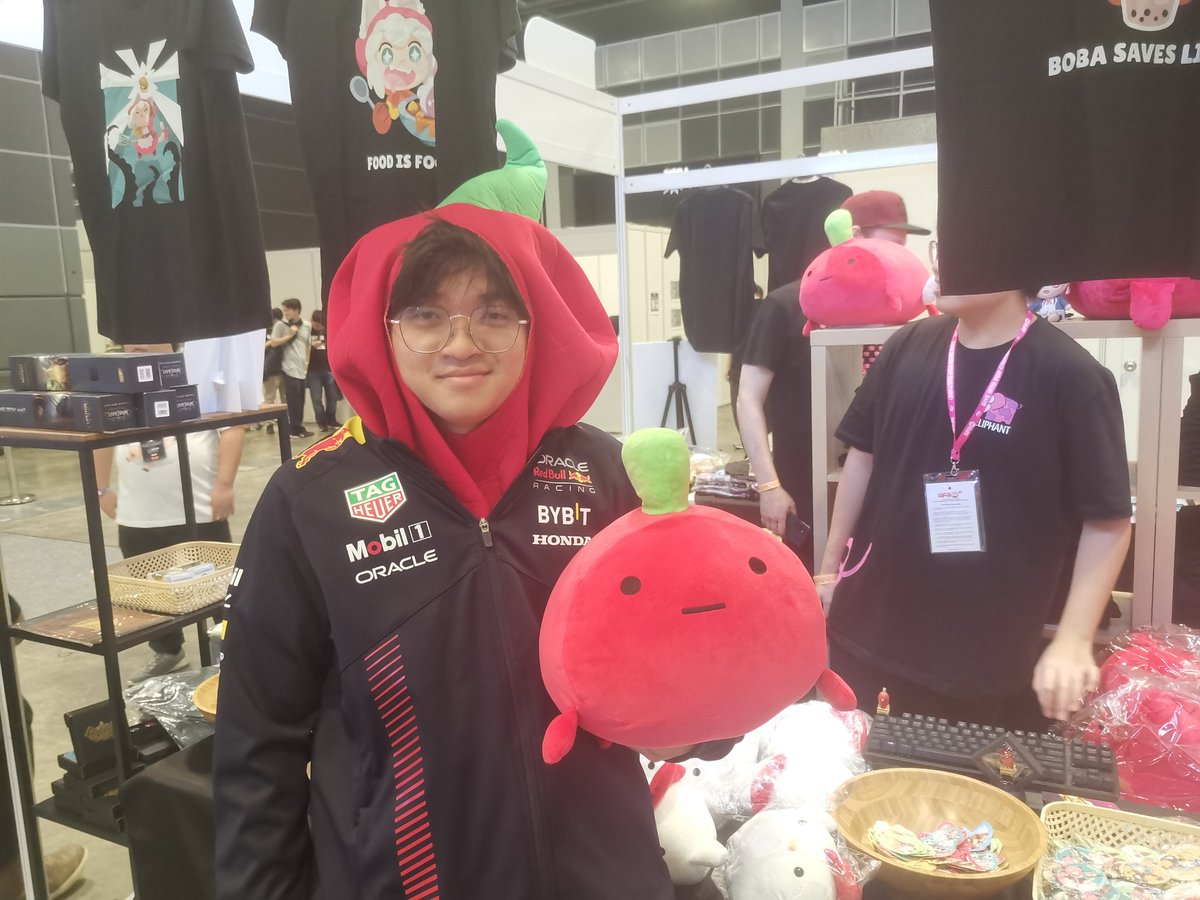 moscomuffy's tweet image. Oh yeah, we at AFA and we got merchhhhhhh~!!