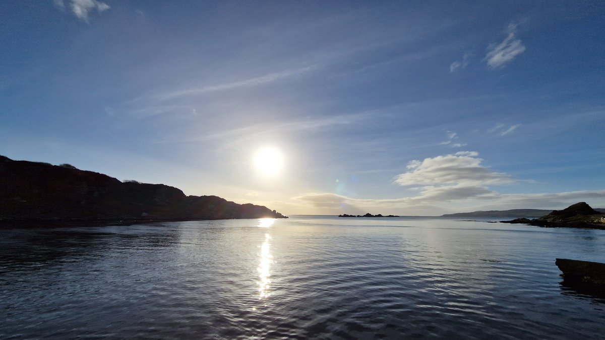 frasergj's tweet image. A sunny day on the #IsleofIslay on Friday (24/11) #Lagavulin