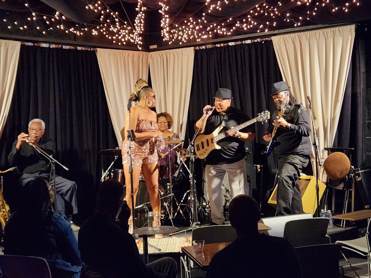 jazzNsoulmusic's tweet photo. Gigi Mack & the Gi Spot brought their fantastic sound to Mel's inside Rozzelles Ferry Landing, 2821 Rozzelles Ferry Rd, Charlotte
Tixs https://t.co/bnAuvNMND8
#musiceverywhereclt #livemusic #cltevents #Fridayjazz #fivepointsclt https://t.co/fZoF8dgrzu