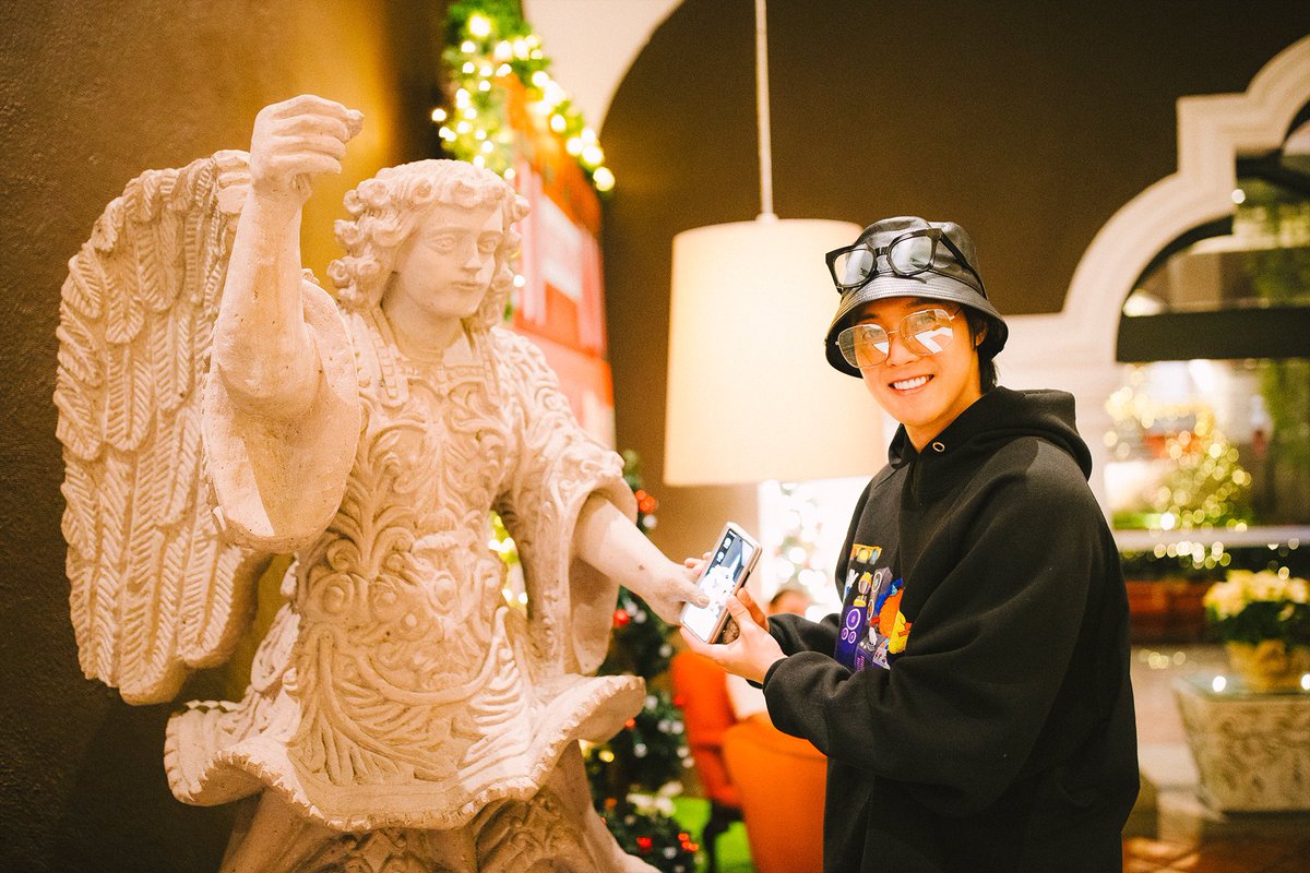 khj_heneciatwt's tweet image. 생각보다 하루 늦게 Guatemala에 도착했습니다.
처음 와본 Guatemala인데 많은 HENECIA 분들께서 마중 나와 주셨습니다.
하늘이 엄청 많고 Guatemala의 밤하늘은 고요하고 맑네요. 호텔을 둘러보니 어느덧 12월이 다가왔음을 느끼게 되었습니다.
한국에서는 보름달이 뜨면 보름달에게 소원을 빌면…