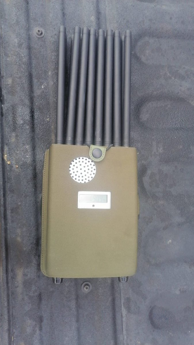 #ElPoderDeServir || Derivado de los trabajos realizados por mis compañeros de la Policía Estatal, fue posible asegurar en #Zumpango, un tractocamión enganchado a un contenedor reportados como robados, mismos que transportaban 22 toneladas de frijol con un valor aproximado de 770