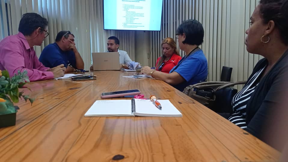 coralsacuba's tweet image. ℹ️En el marco de la 𝐈𝐈 𝐉𝐨𝐫𝐧𝐚𝐝𝐚 𝐍𝐚𝐜𝐢𝐨𝐧𝐚𝐥 𝐝𝐞 𝐂𝐢𝐛𝐞𝐫𝐬𝐞𝐠𝐮𝐫𝐢𝐝𝐚𝐝🛡️se efectúa reunión de intercambio entre especialistas de las TIC🧑💻del sector. Abordados temas vitales para el desarrollo de la actividad #CiberseguridadParaTodos #CoralsaCuba #MinalXCuba