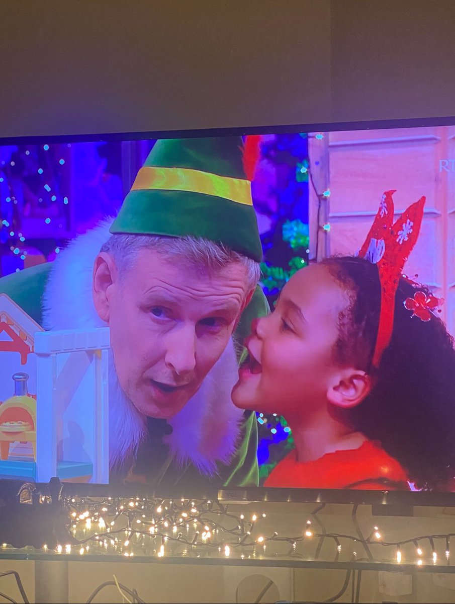 CladdaghCarrier's tweet photo. “I’d like to talk to you about your cars extended warranty”

#LateLateToyShow https://t.co/ASlNnm82Rn