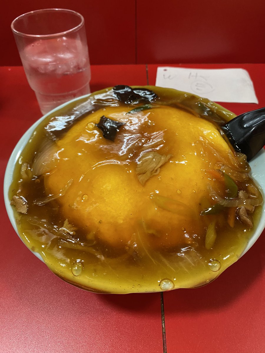 izu__q_w_v's tweet photo. 大阪帰ってきて、娘のお弁当作って学校送り出してほっと一息😊往復ヤコバで0泊3日という無茶苦茶な予定立てちゃいましたが、その分広島は満喫！
リフレッシュできました👍
#OWV_MUSEUM
 宮島　揚げもみじ
#369terracecafe
蓬莱　天津丼 https://t.co/ams74Hh8Bu
