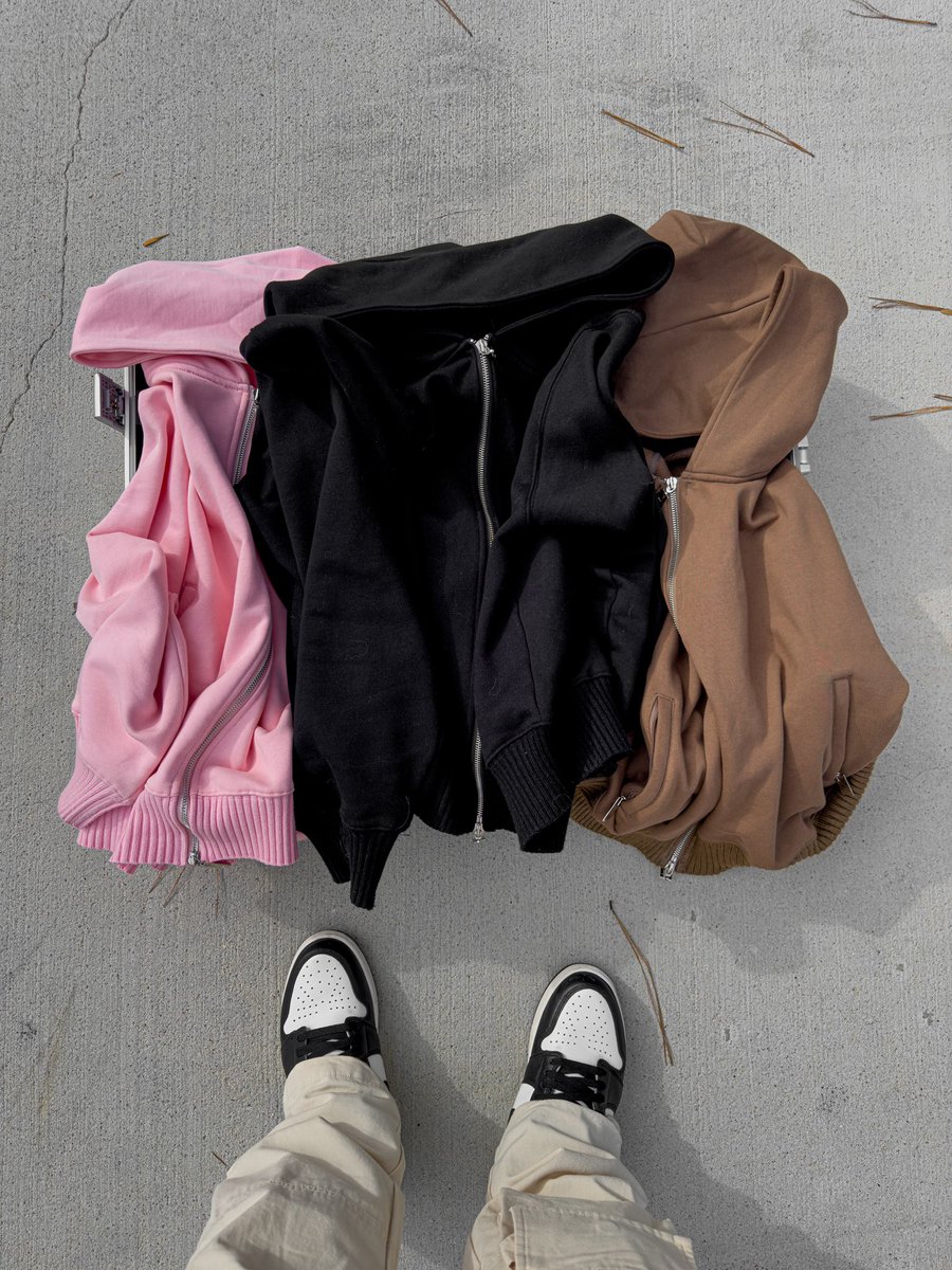 _ChrisAlia's tweet photo. Traveling Essentials. https://t.co/mFL5AuESDE