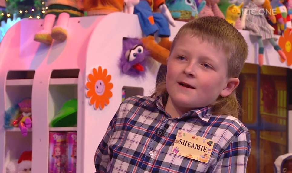 I love when you meet a child and it turns out they're not a child at all but a 47 year old plasterer #LateLateToyShow